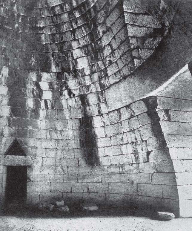 Большой толос (так называемая Сокровищница Атрея) в Микенах. XIV—XIII вв. до