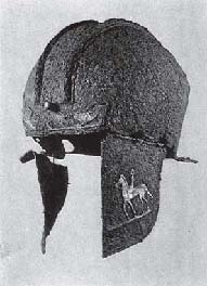 Бронзовый шлем иллирийского типа с серебряными украшениями. 530 г. до н. э.