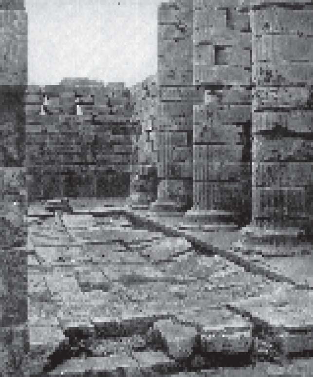 Иктин. Храм Аполлона в Бассах (Вассе), близ Фигалии. Ок. 430 г. до н. э. Внутренний