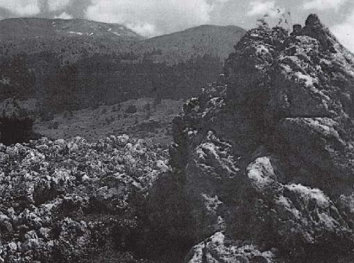 Гора Парнас. На ее склоне находятся древние Дельфы с храмом Аполлона