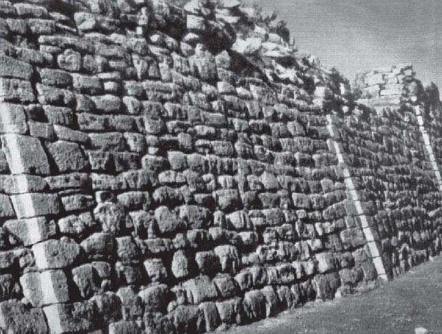 Крепость в Трое VI. Восточная стена. Ок. 1400—1300 гг. до н. э.